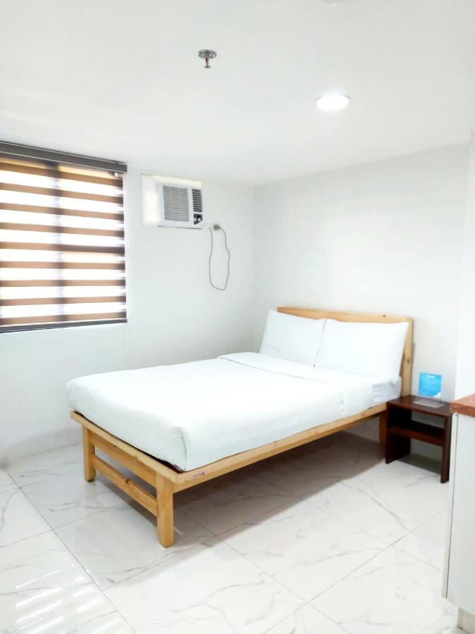 Airobedz Makati - A Value Hotel Manilla Buitenkant foto