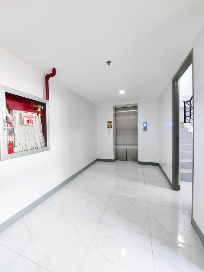 Airobedz Makati - A Value Hotel Manilla Buitenkant foto